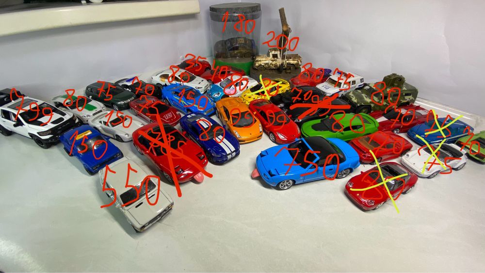 Машинки модельки масштабні моделі 1:43 1:36