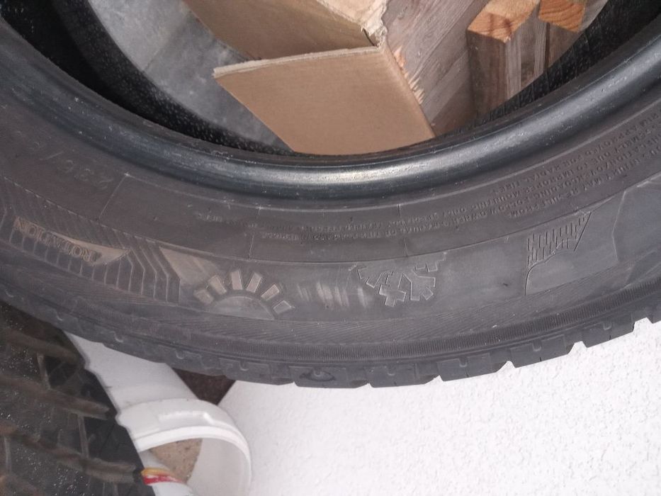 Opony wielosezonowe całoroczne  235 /55/r18 2 szt