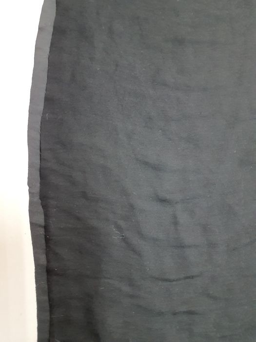 Tkanina czarna cieńka delikatna szer.146 cm.