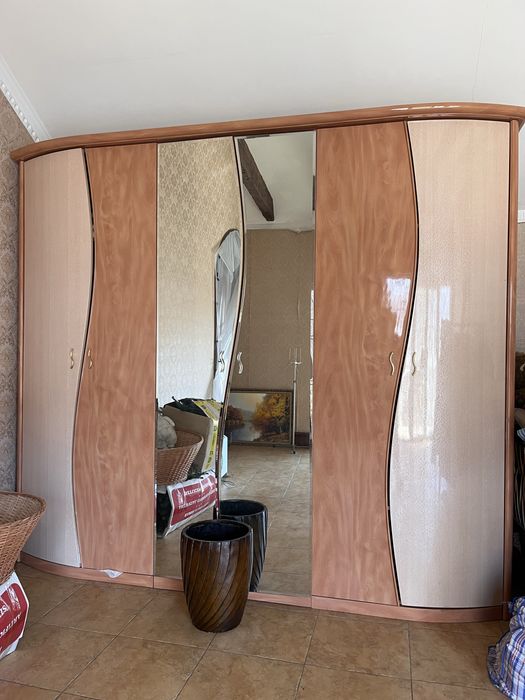 Спальний гарнітур. Спальня. Ліжко.