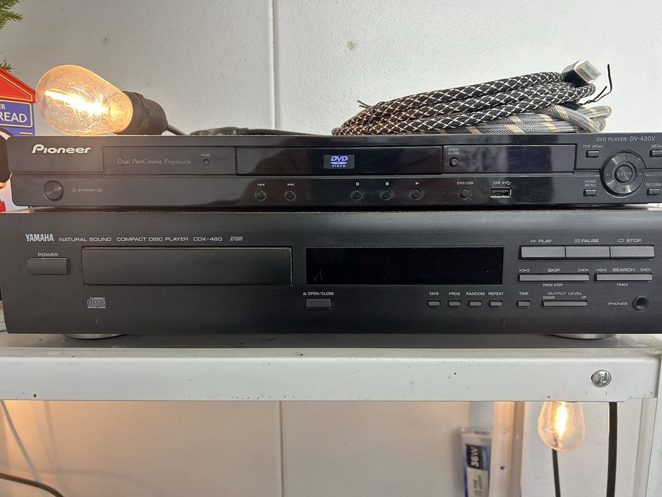 Продам два проигрователя ямаха 800 гр и пионеер 500 гр .
