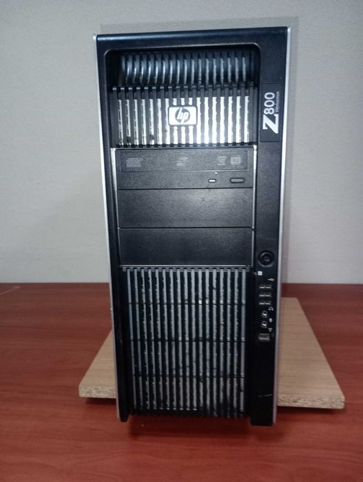 HP Z800 Workstation FF825AV Desktop 2x Xeon E5520