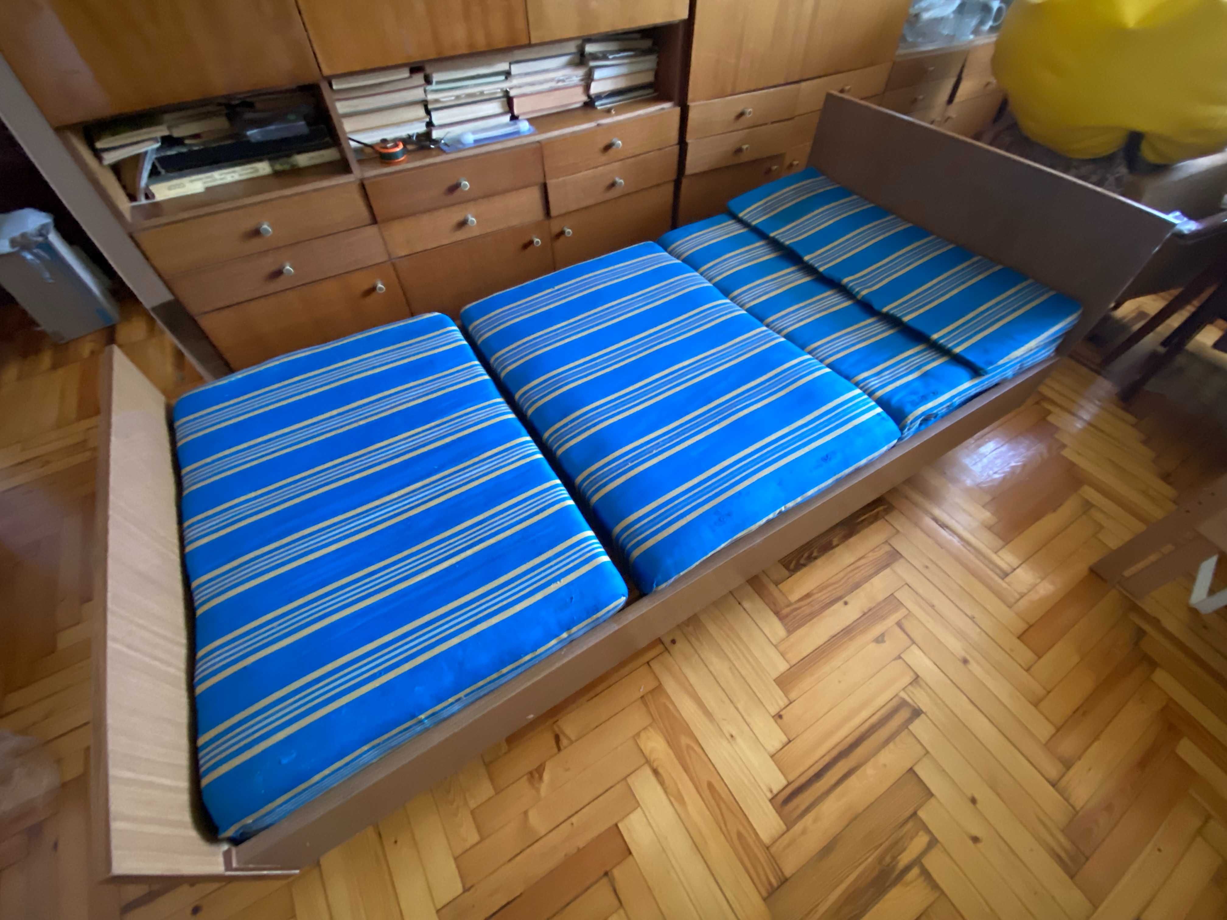 Продам односпальную кровать производства ГДР