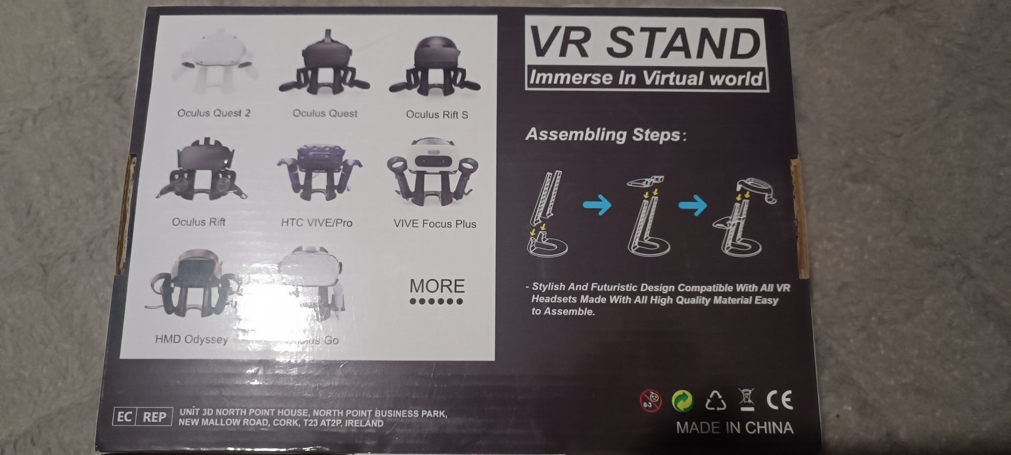 Stojak na gogle VR