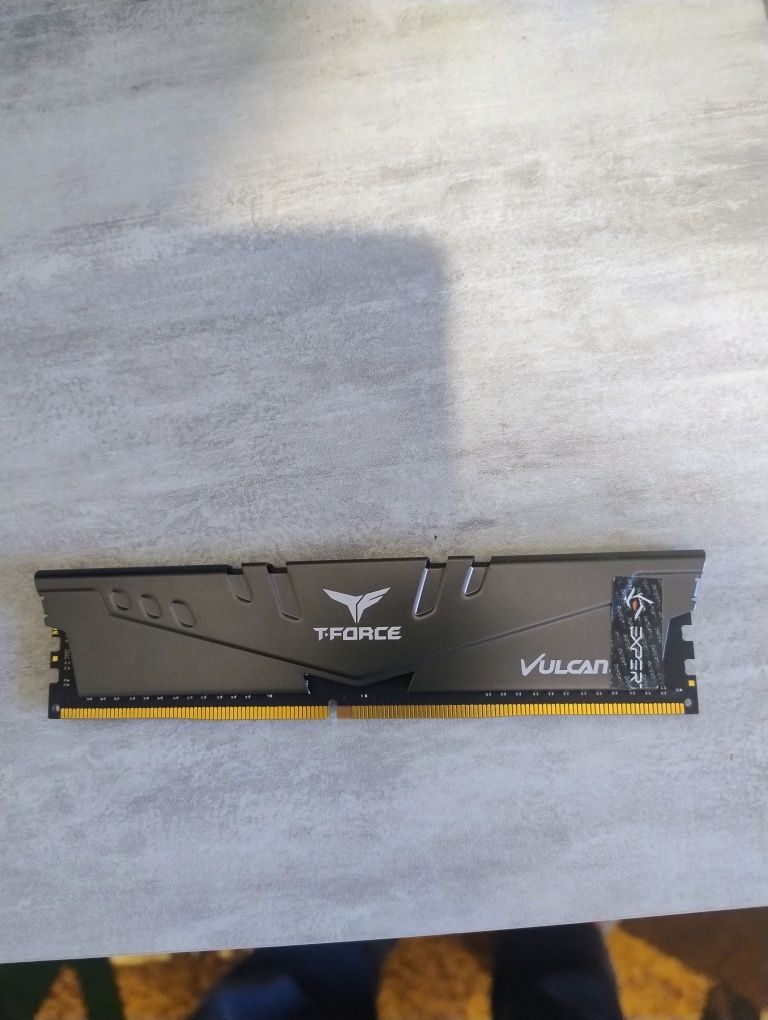 Оперативна пам'ять t-force vulcan ddr4 2666 8gb