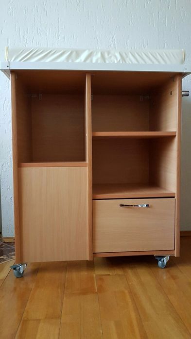 Przewijak na kółkach dla niemowlaka, szafka komoda + gratis