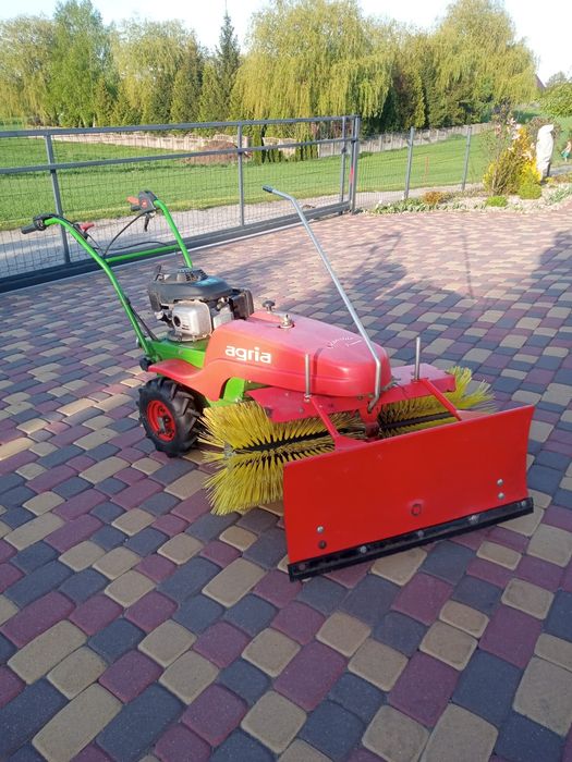 Zamiatarka odsniezarka Agria 7100