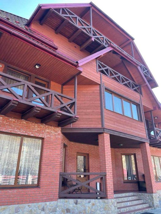 Оренда будинку готельного типу на 14 кімнат, с. Головецько