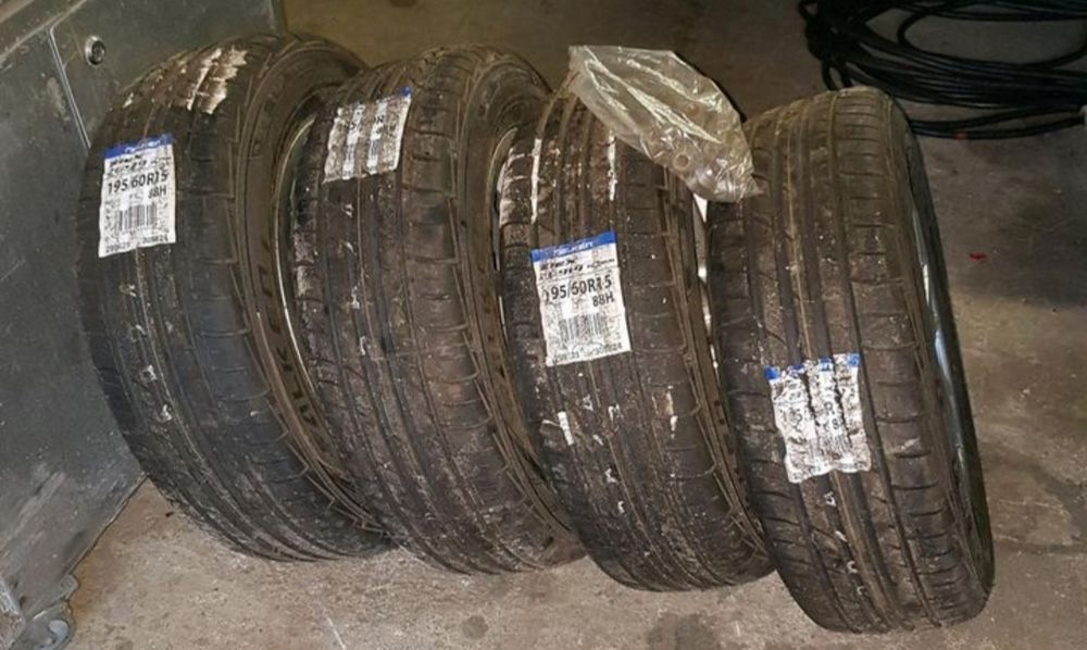 Felgi aluminiowe z nowymi oponami do Forda