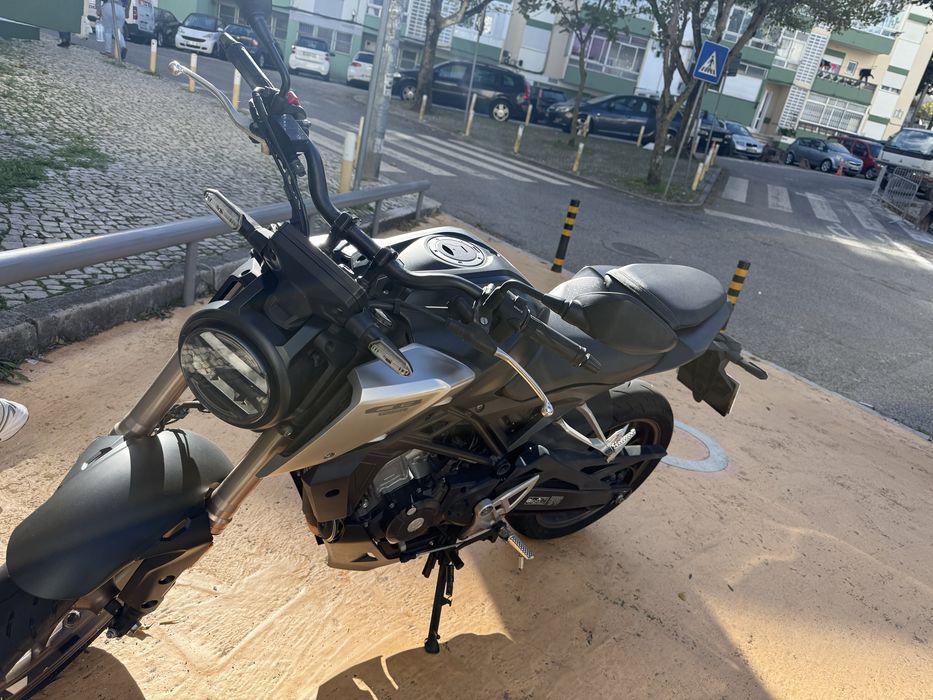 Vendo Honda Cb 125 r