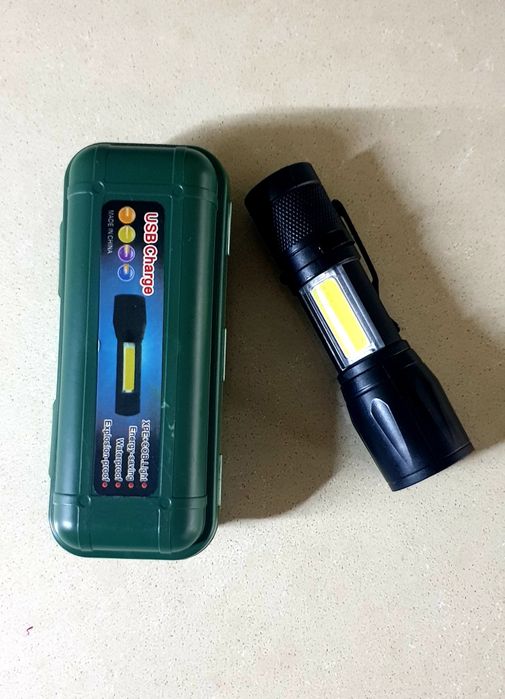 Фонарь ручной  светодиодный с кейсом