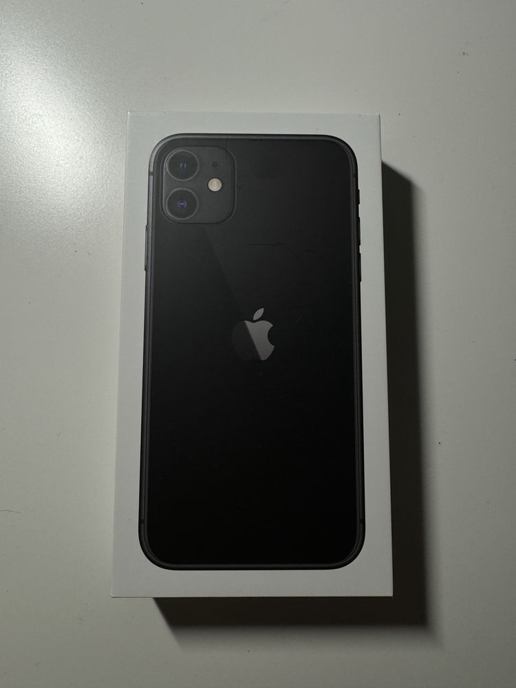 iPhone 11 czarny 64GB