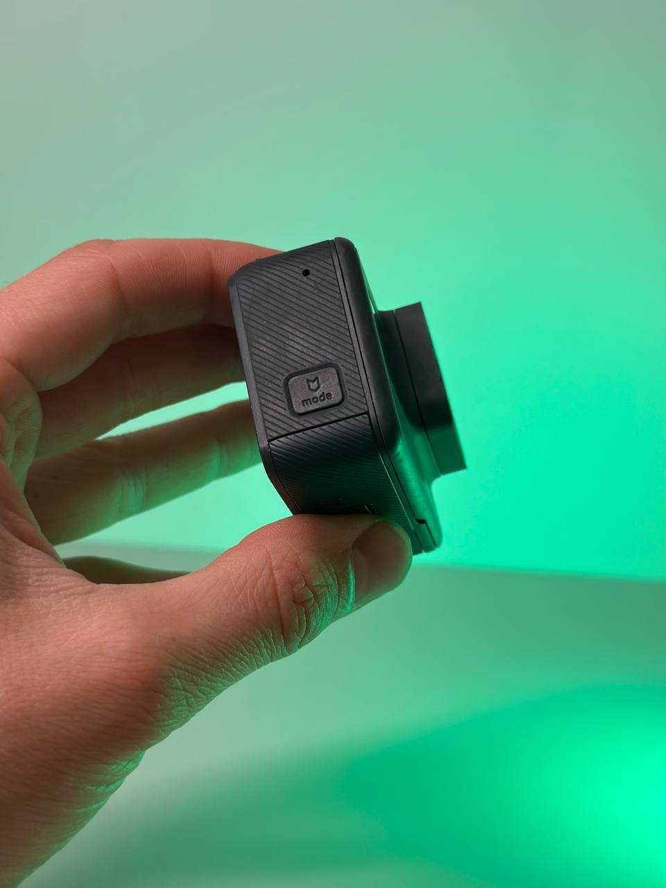 Екшн камера GoPro 5 Black - з флешкою, рамкою та кріпленням на шолом