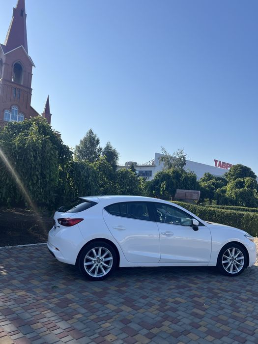 MAZDA 3 2017 хэтчбэк