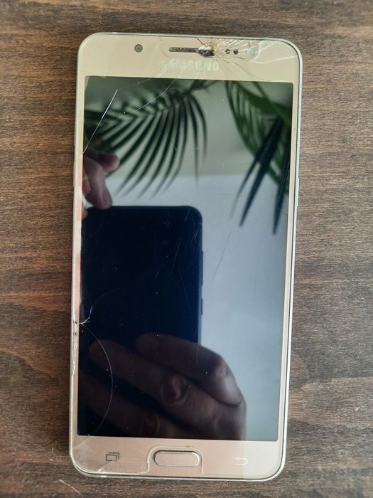 Телефон Samsung на 2 картки