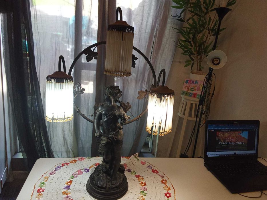 Linda Lâmpada Antiga de Anjo