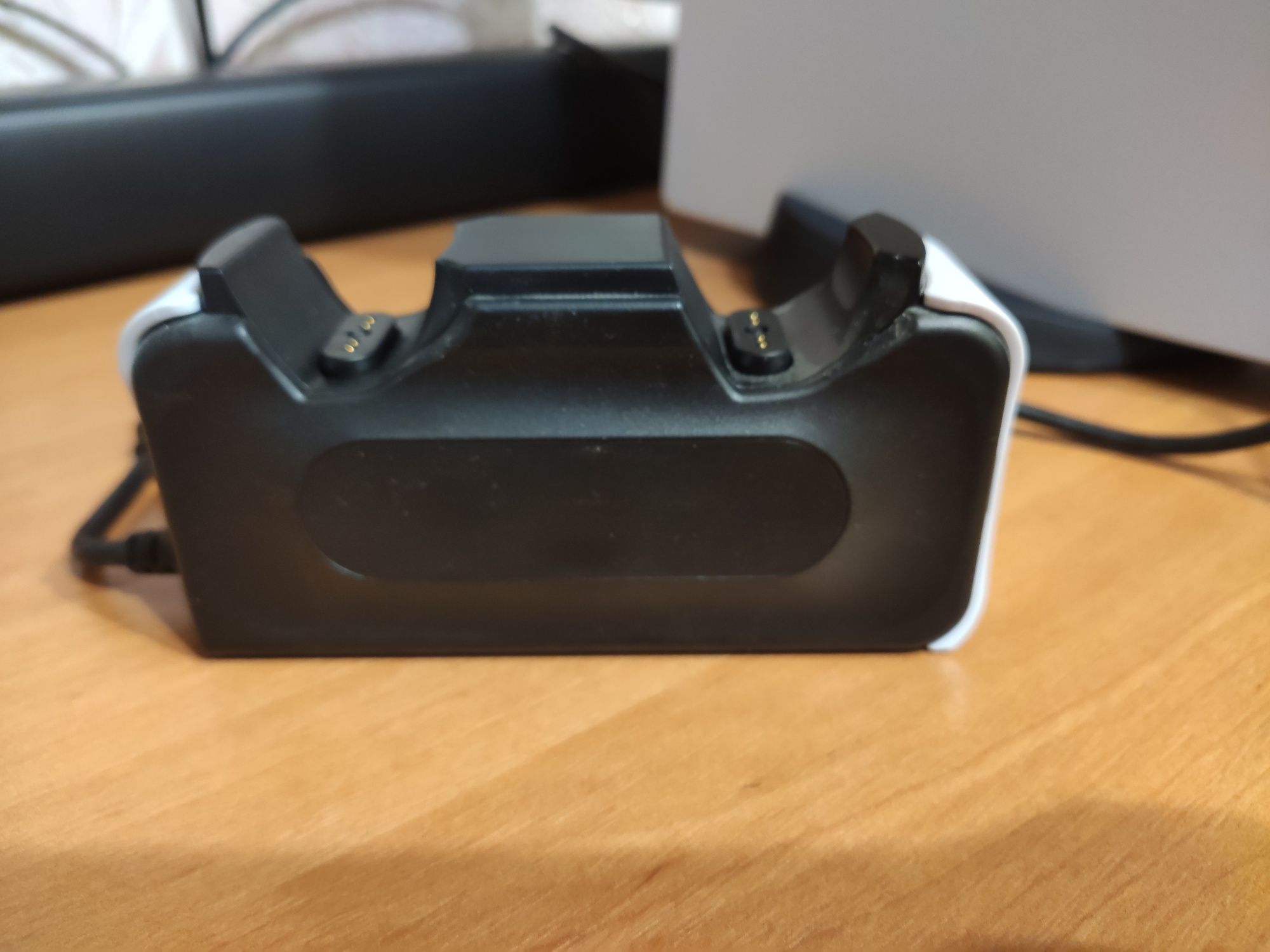 Зарядна станція Hori Dual Charge Stand for PlayStation 5