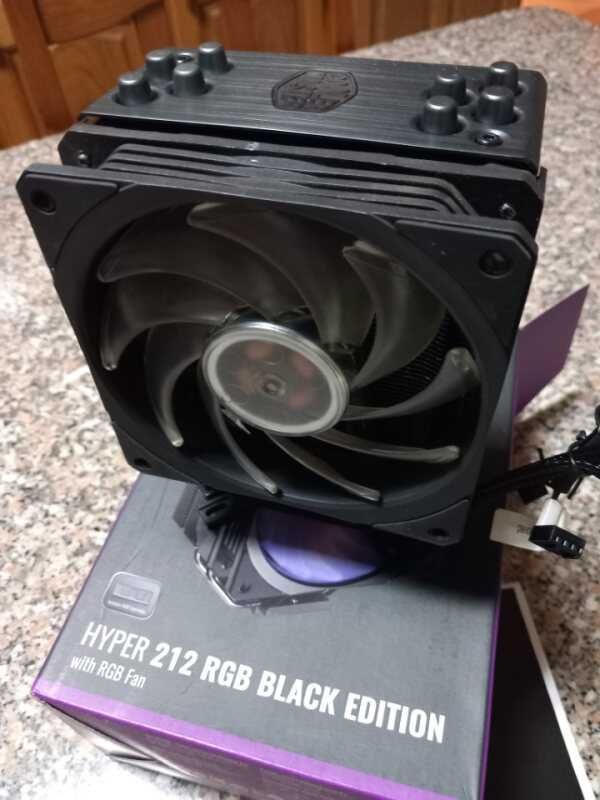 Cooler Master Hyper 212 RGB Black Edition ( cooler cpu)