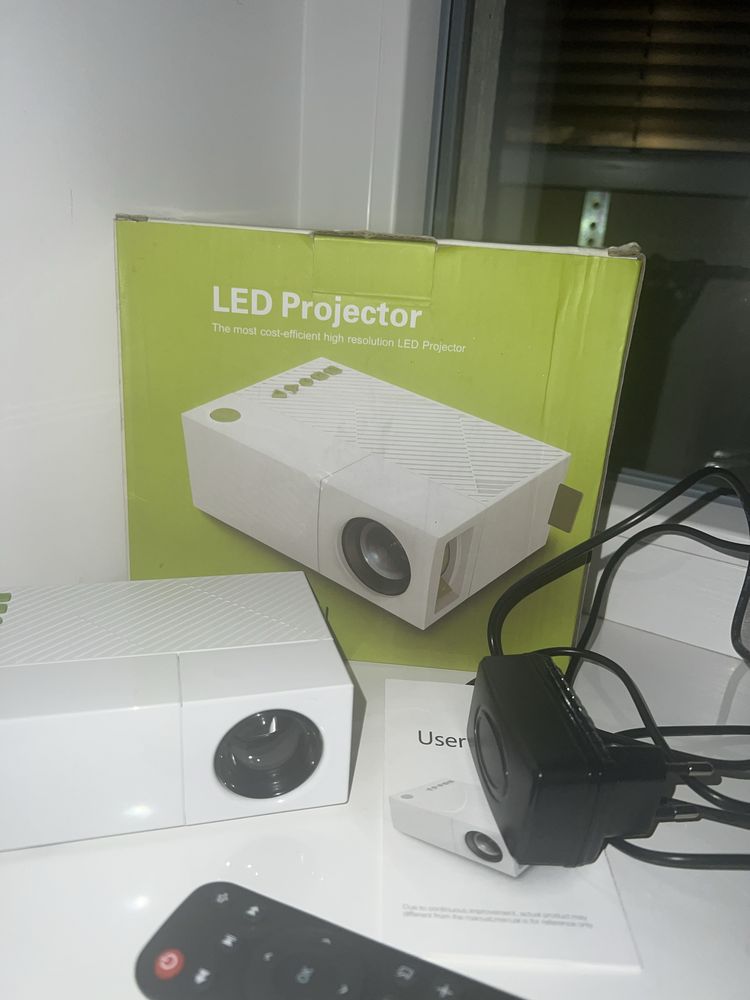 Проектор Led Projector YG310 мультимедійний