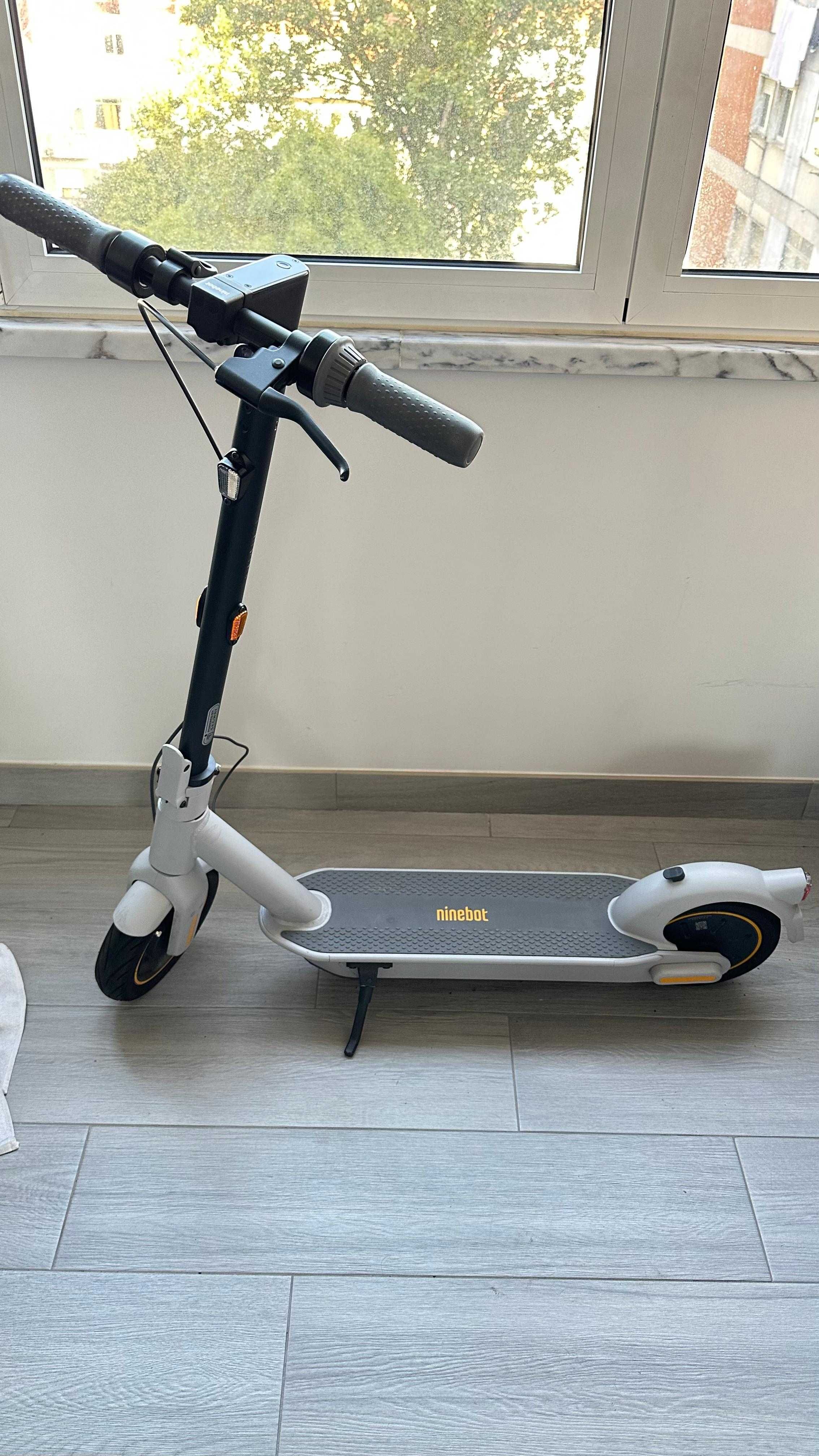 Trotinete Ninebot KickScooter MAX G30LE II (Segway)