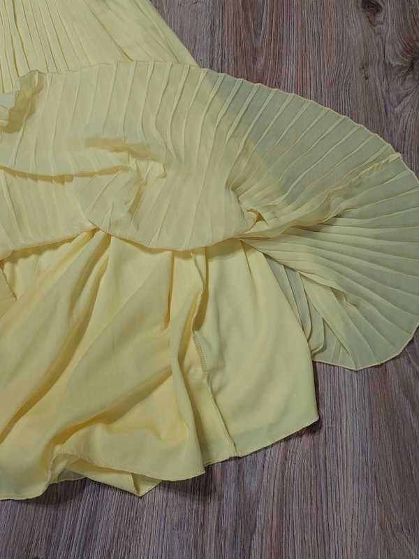 Trendyol ,śliczna plisowana sukienka roz 38
