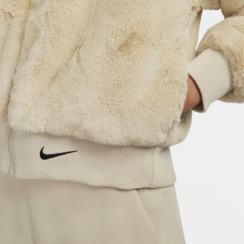 Бежевая шуба Nike Fur Faux