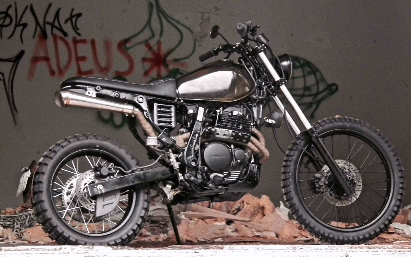 Honda NX 650 Dominator Scrambler