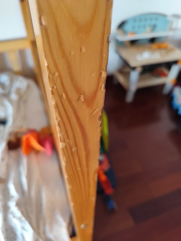 Cama de criança sem colchão
