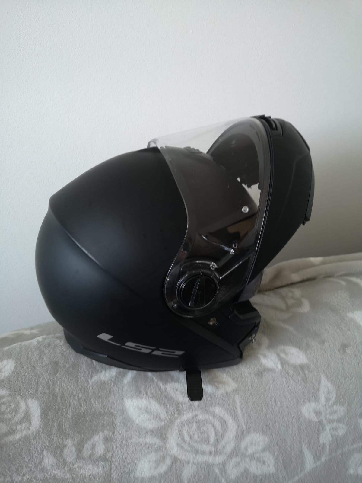 Sprzedam kask LS2 z intercomem