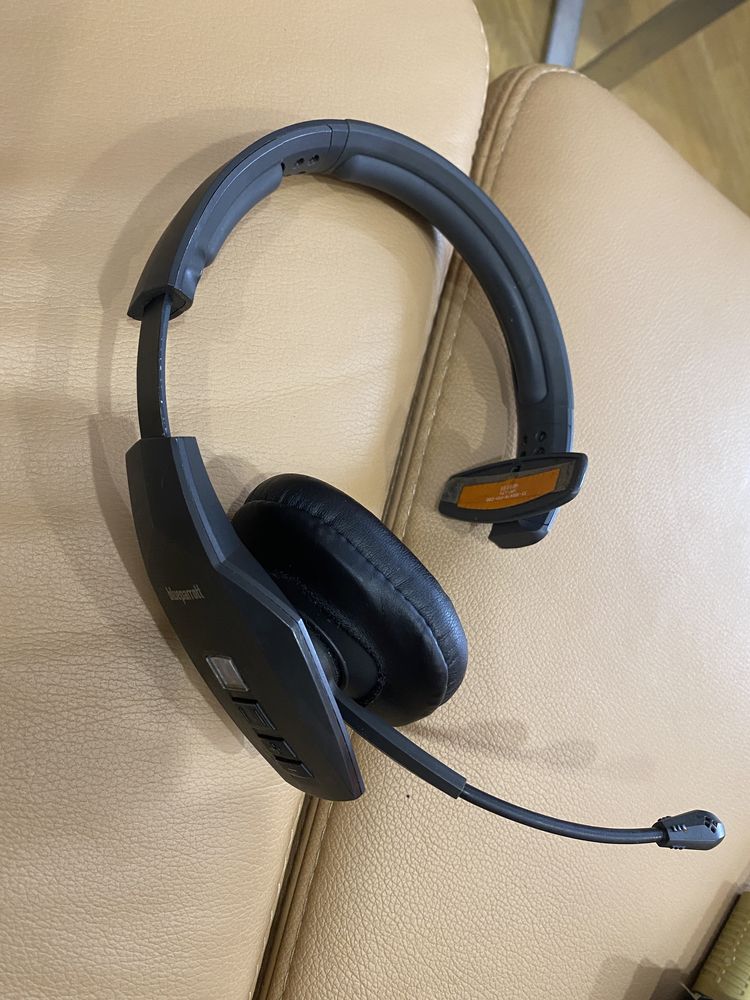 Бездротова гарнітура blueparrot b550XT