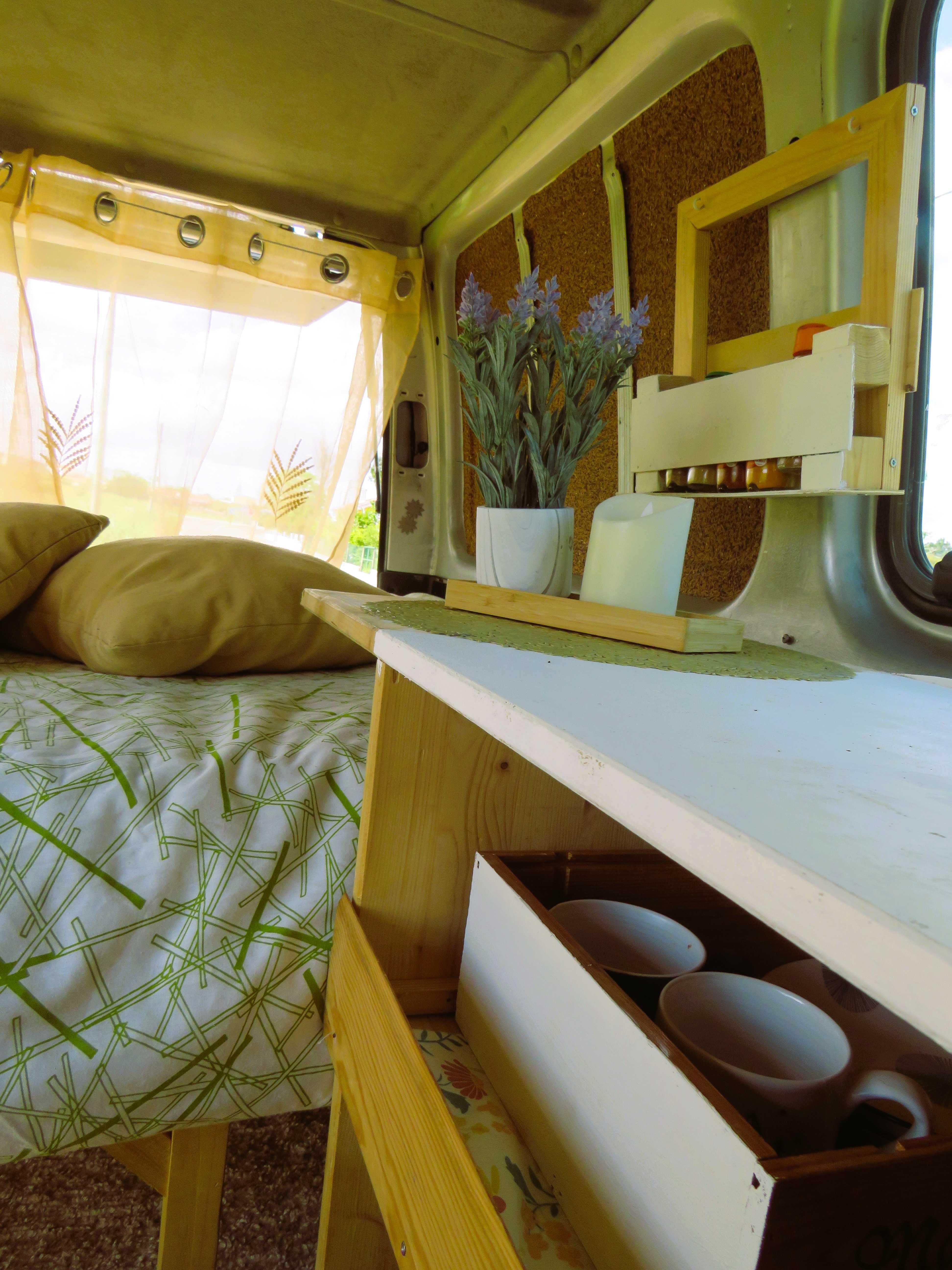 Ford Transit Camper 1990 – Explora Portugal com estilo e liberdade!
