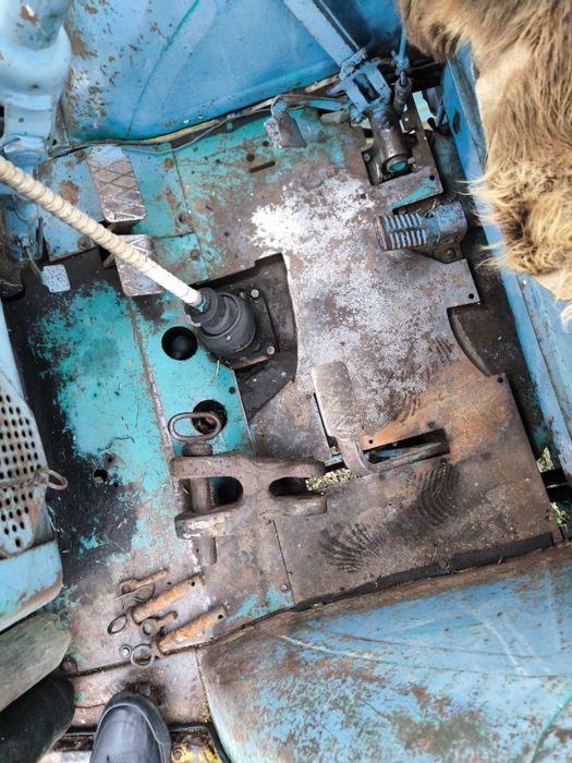 Трактор ЮМЗ-6 1981 року, з документами, справний.