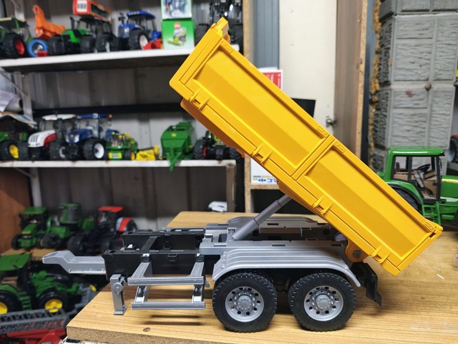 Bruder przyczepa skrzynia