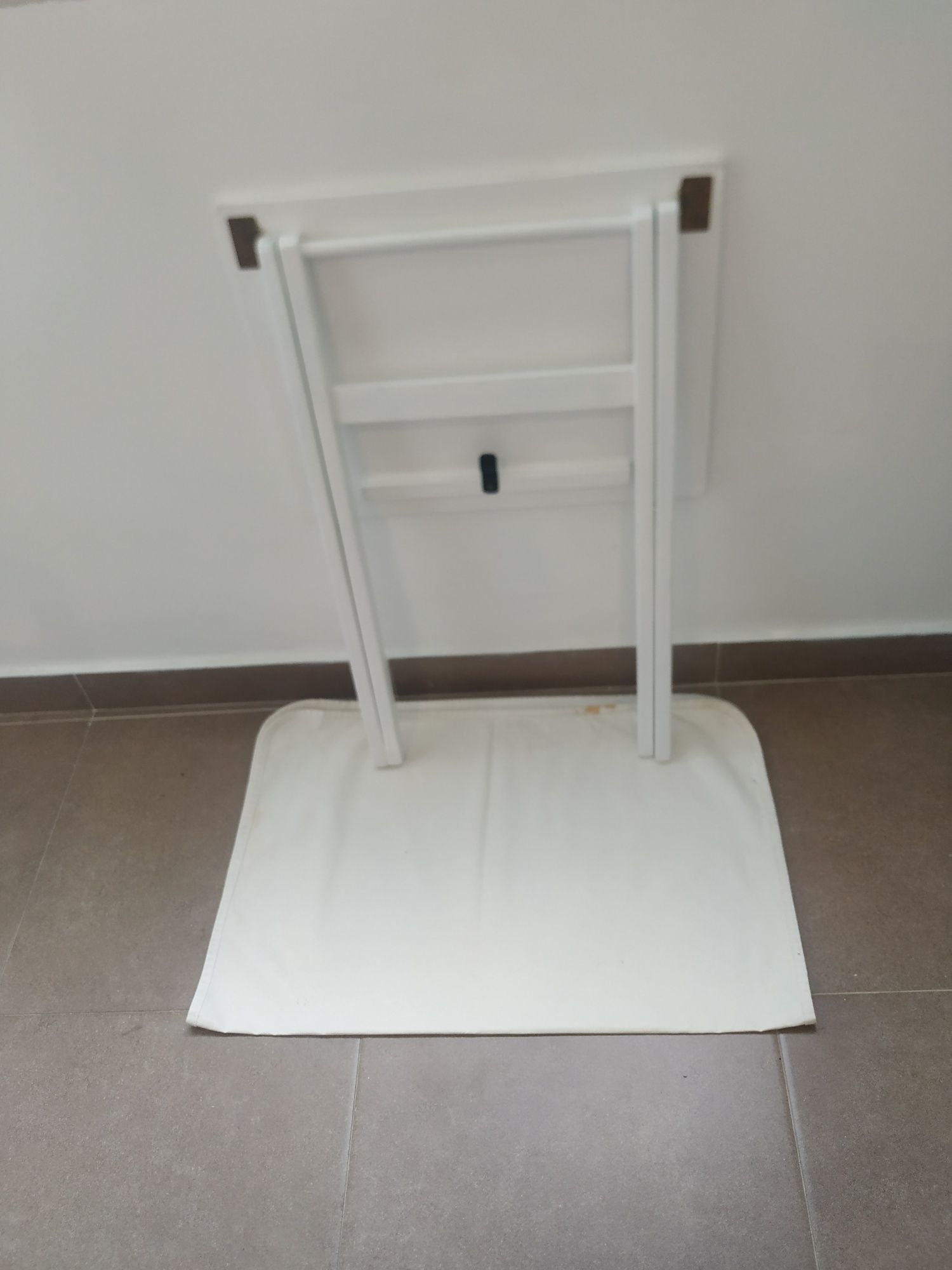 Pequena mesa/ secretária articulada NOVO PREÇO