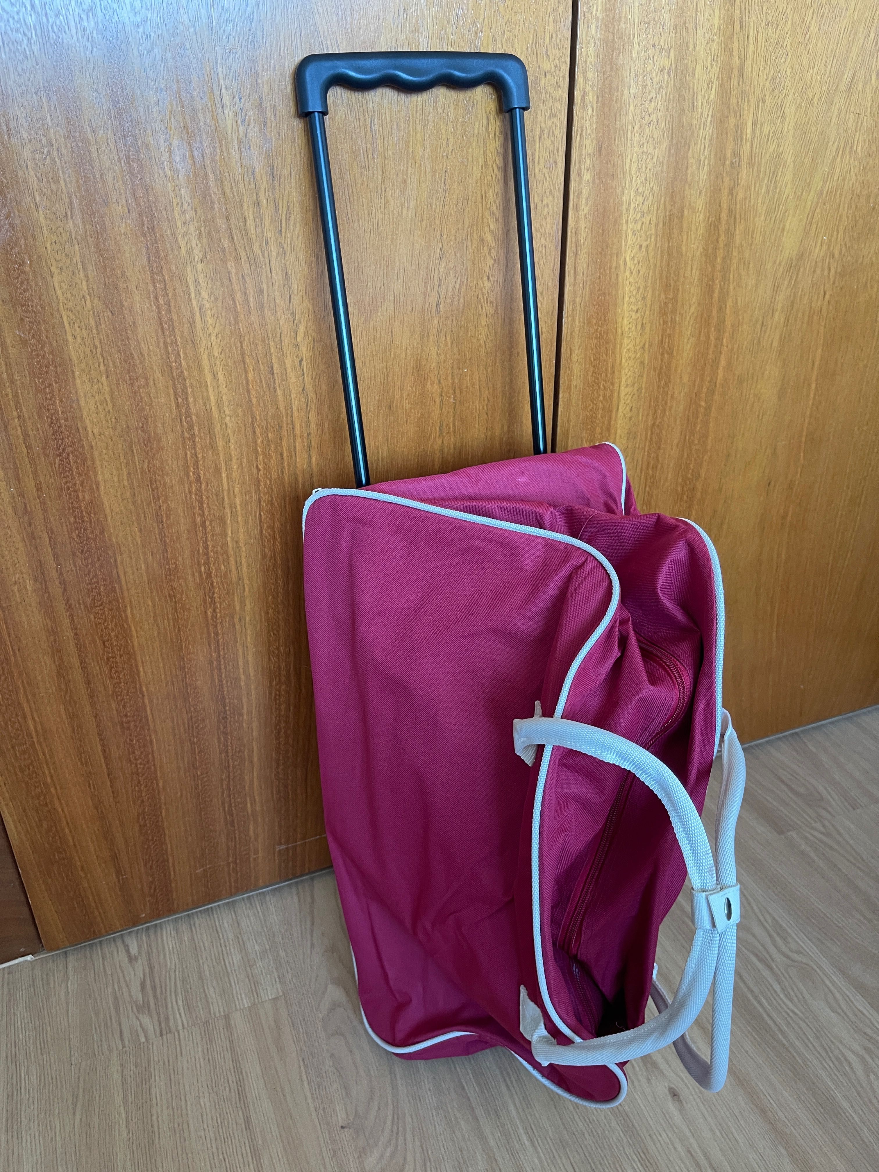 Vende-se Mala/Saco de Viagem Minnie