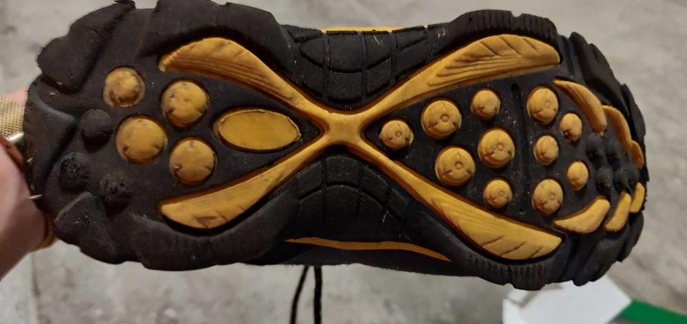 Buty górskie dla chłopca