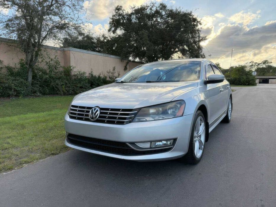 Volkswagen Passat      2013