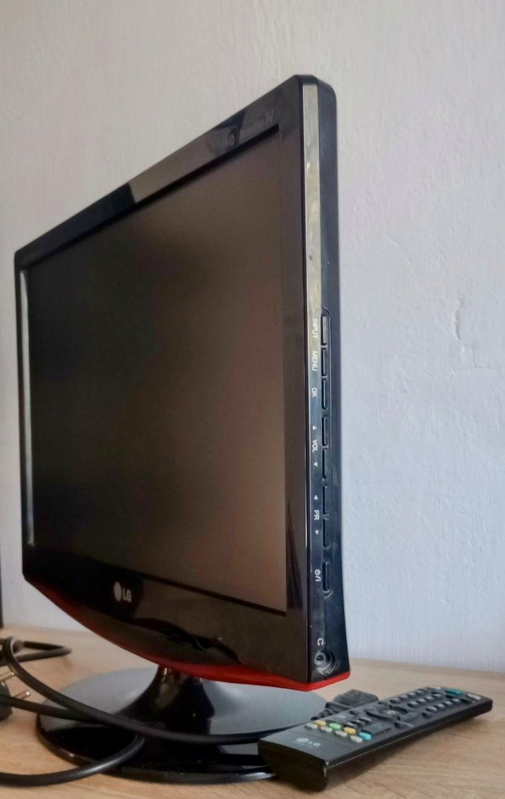 Monitor LG 19 cali z tunerem TV