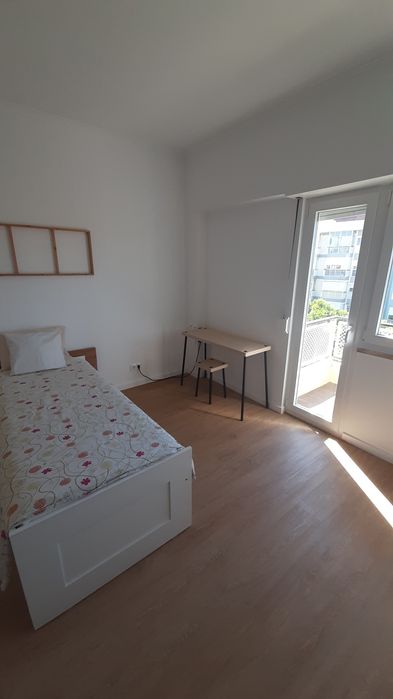 Aluga-se quarto em Benfica