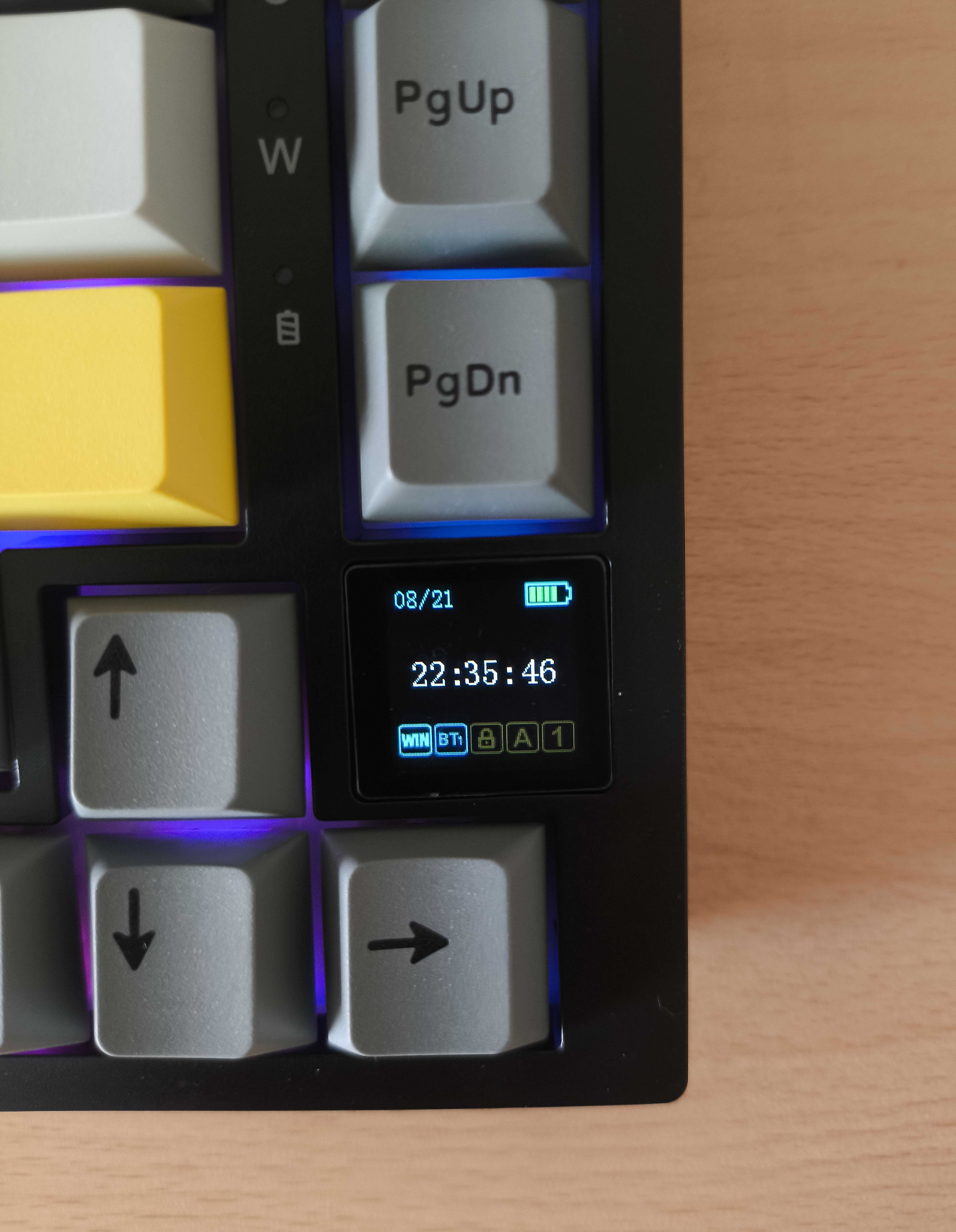 Ajazz Pro 820 PRO - Teclado 75% Mecânico e Wireless