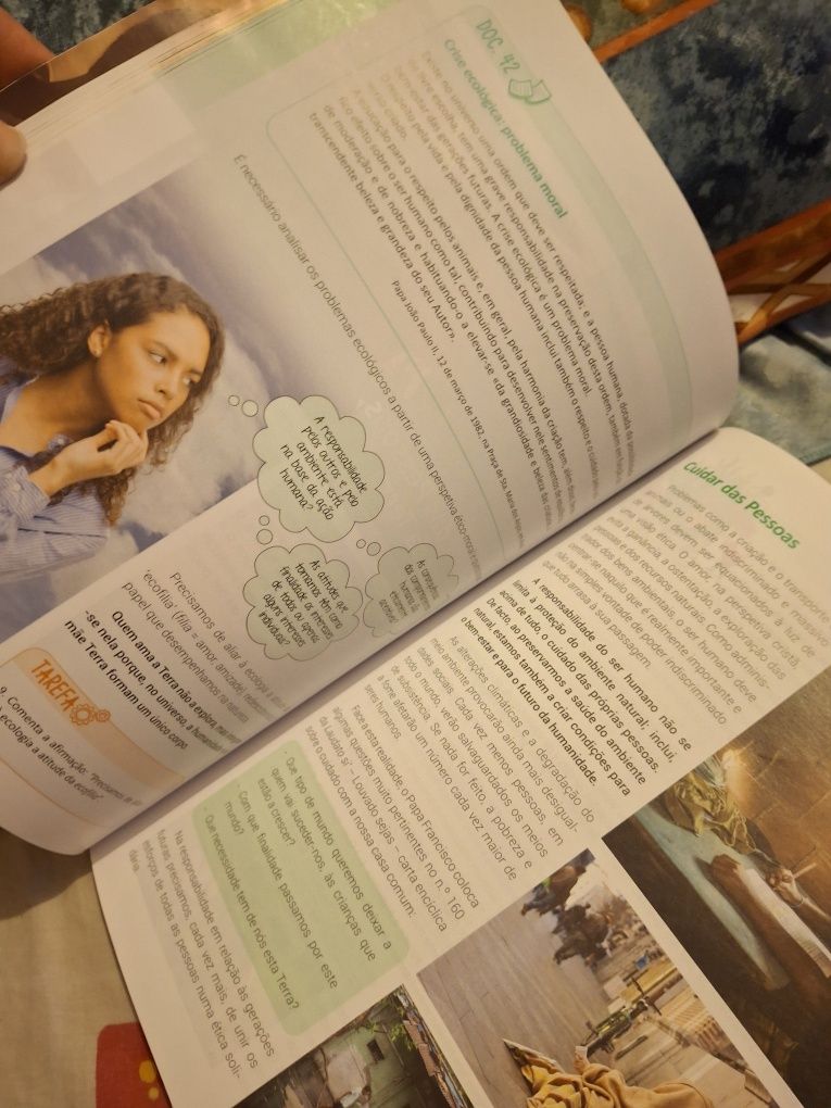Manual 8° ano Religião e Moral Queremos Descobrir