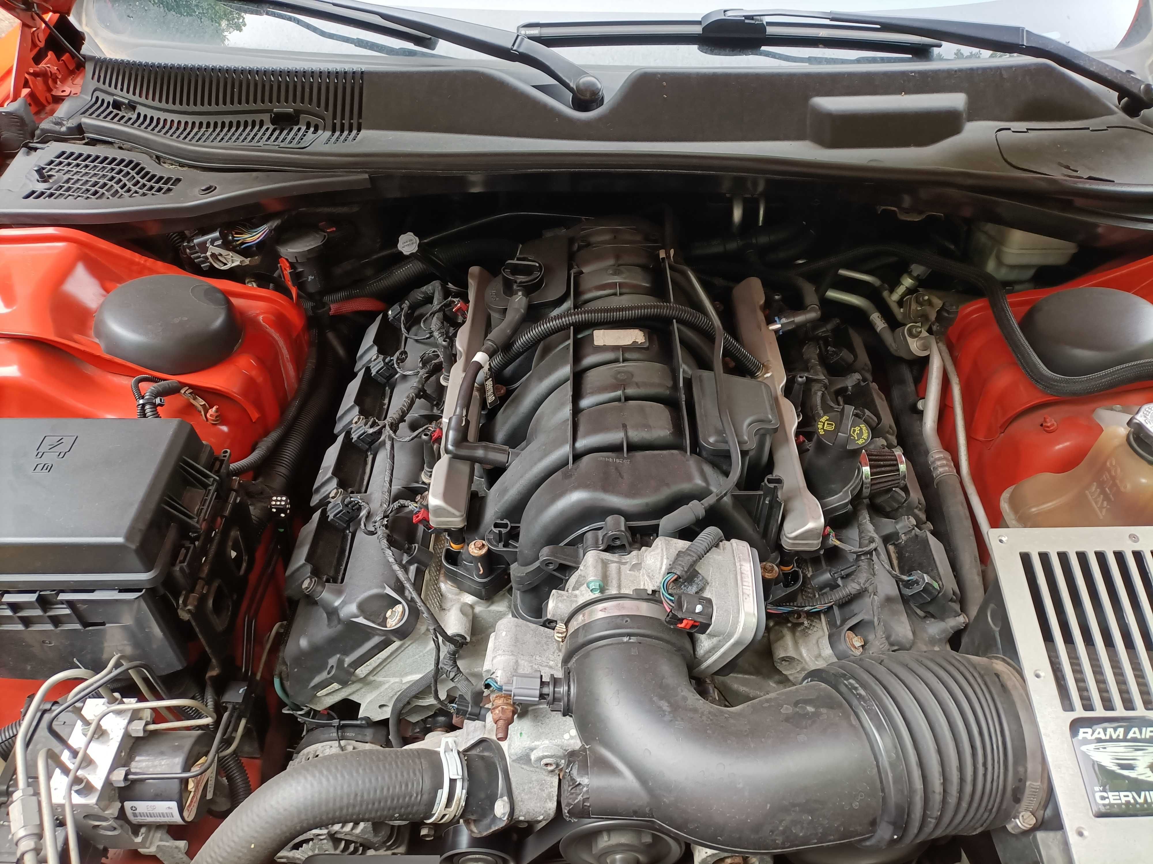 Dodge challenger 5,7 HEMI,V8