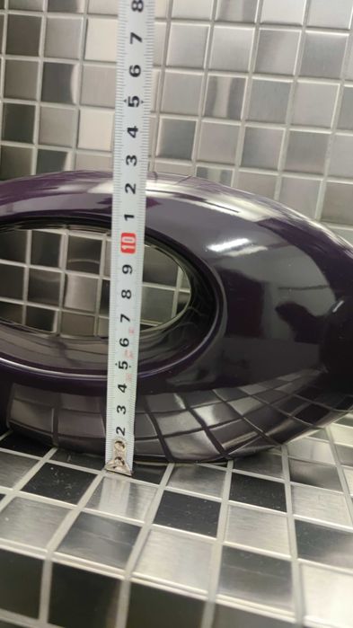 Wazon z dziurą otworem nowoczesny kształt ceramiczny fiolet