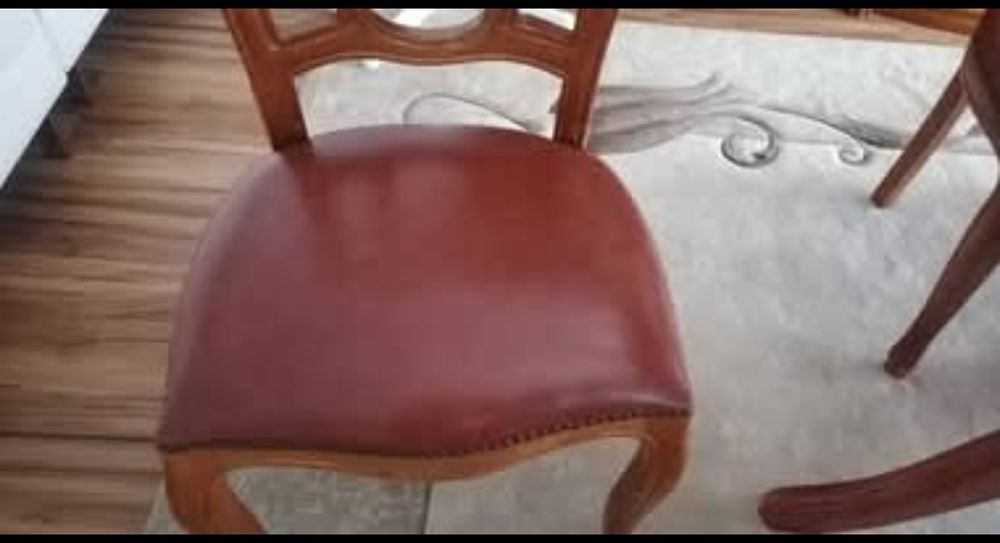 Sala de jantar usada, como nova