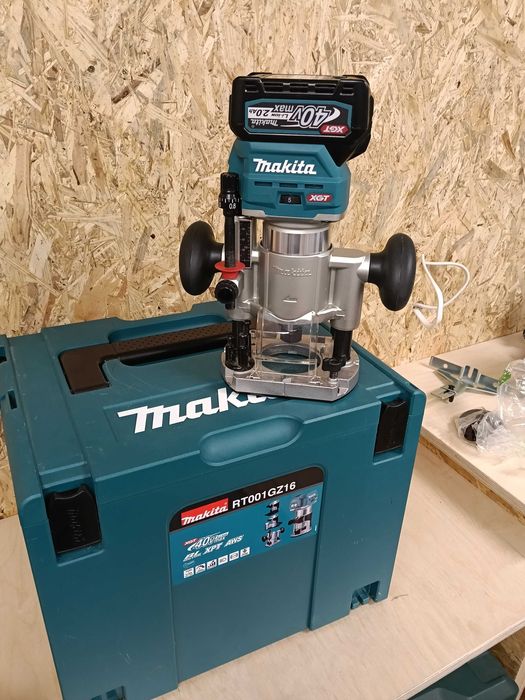 Frezarka Makita RT 001 XGT 40v Nowa