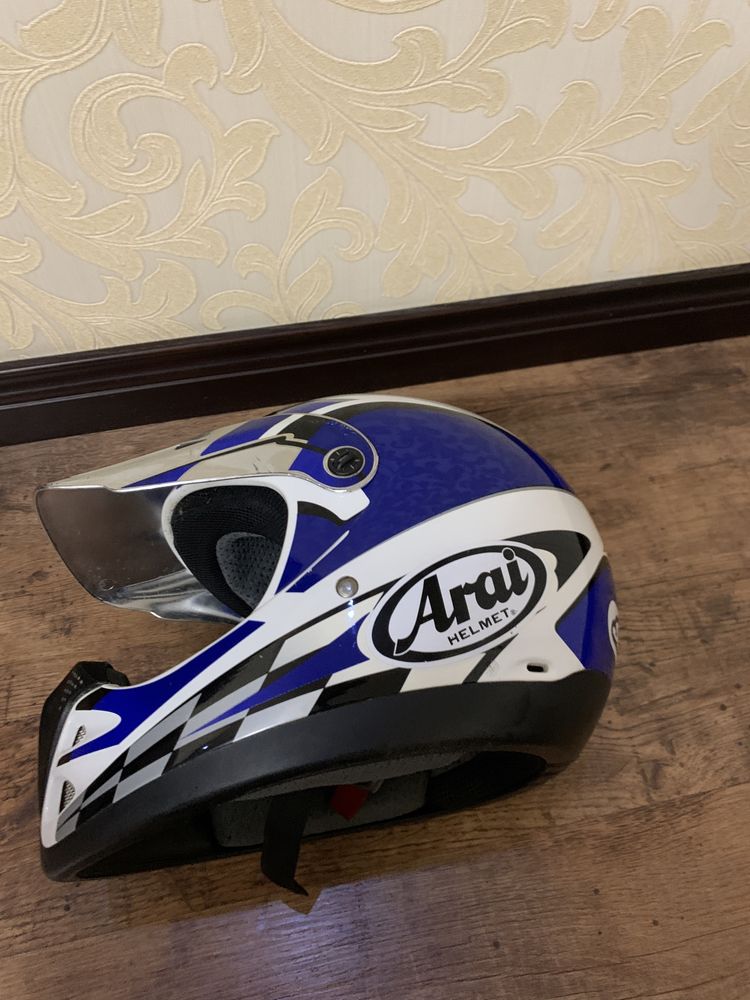 Мотокроссовый шлем Arai