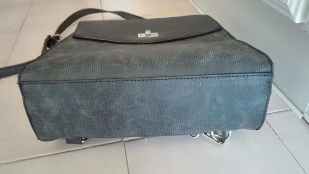 Mala carteira mochila cinzenta marca Vilanova