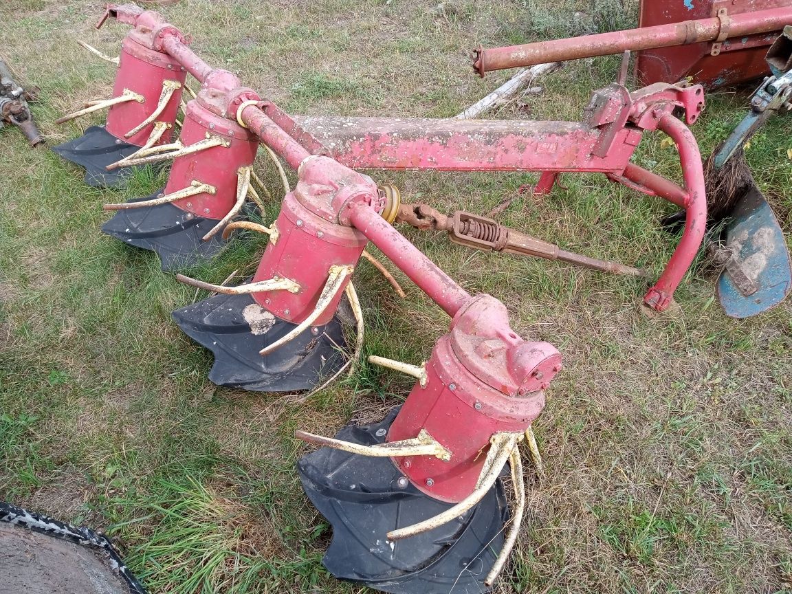 Zgrabiarka do trawy Kuhn KF-4 3,2m nie pająk gwiazdowa