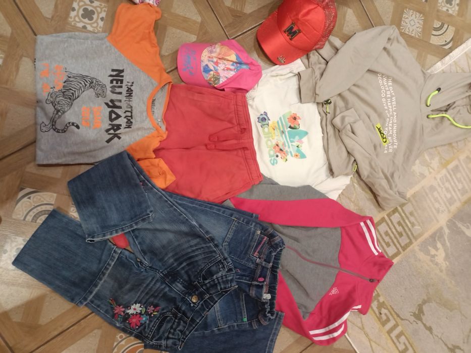 Віддам речі підліткові