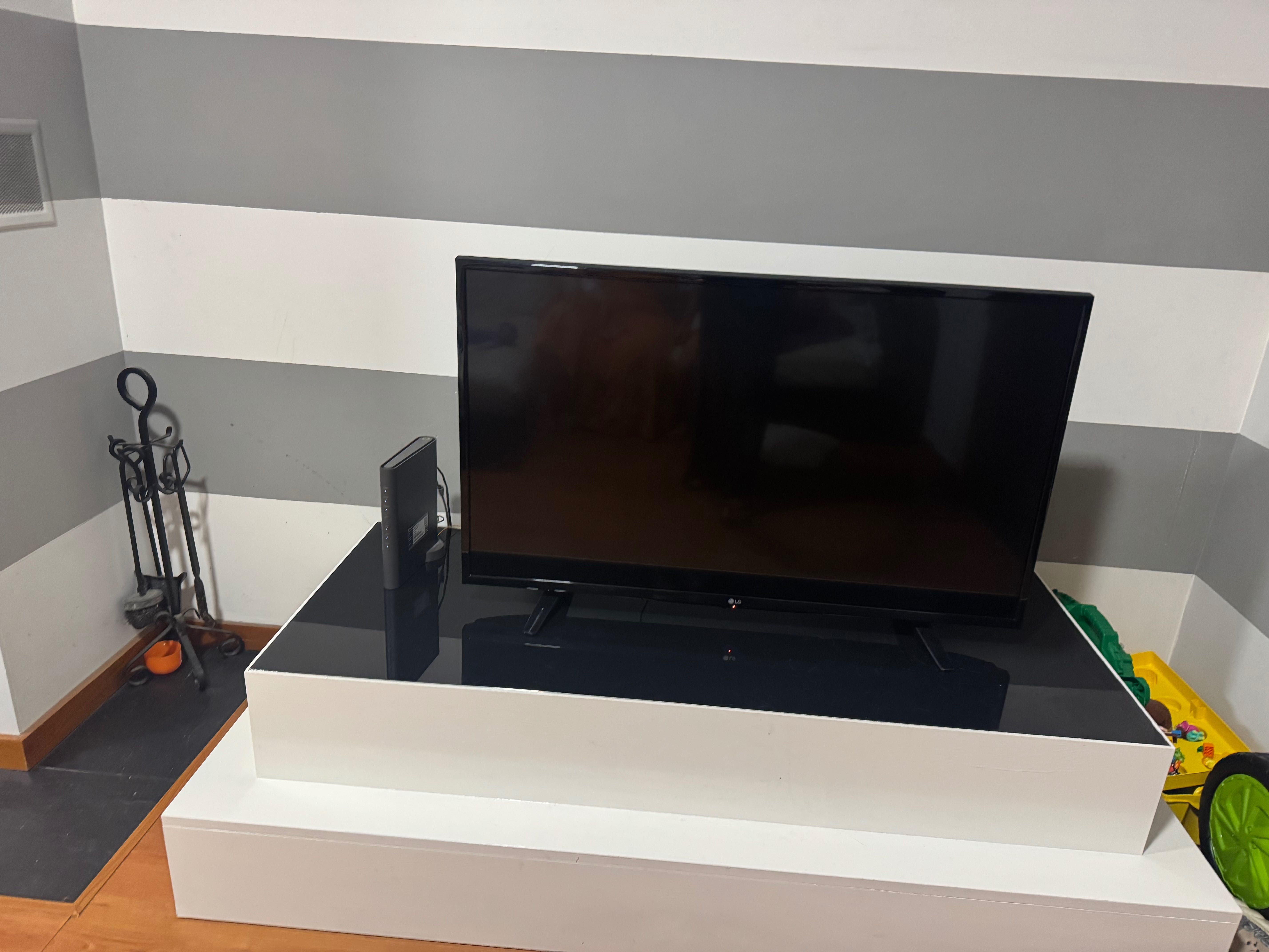 Televisão LG semi nova